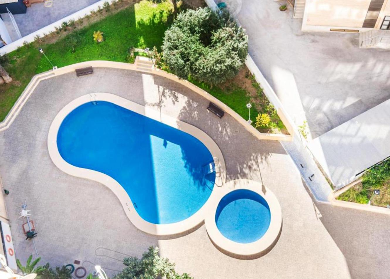 Appartement Wunderschoenes Fuer 4 Gaeste Mit Pool & Klima, Lage In Strandnaehe