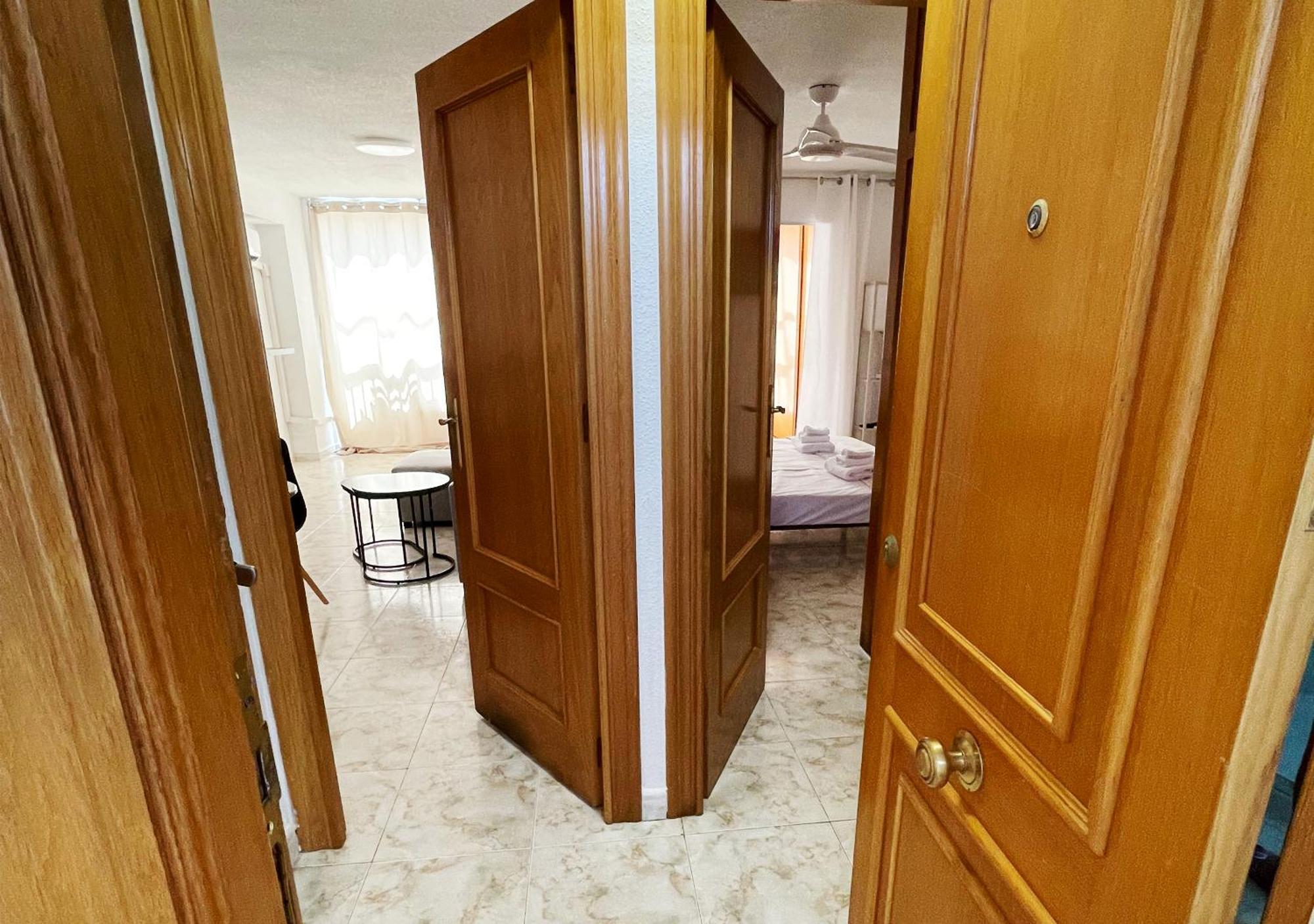 Wunderschoenes Fuer 4 Gaeste Mit Pool & Klima, Lage In Strandnaehe Appartement Benidorm